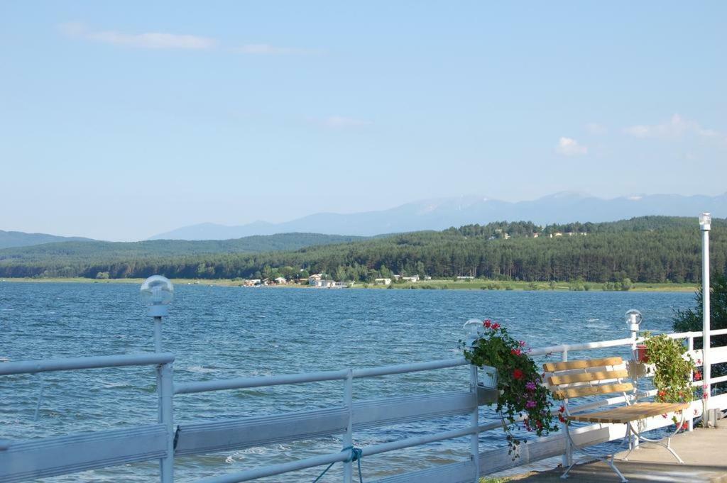 Комплекс Белите Къщи Shtarkelovo Gnezdo 外观 照片