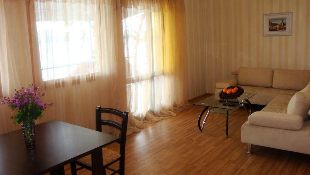 Комплекс Белите Къщи Shtarkelovo Gnezdo 外观 照片